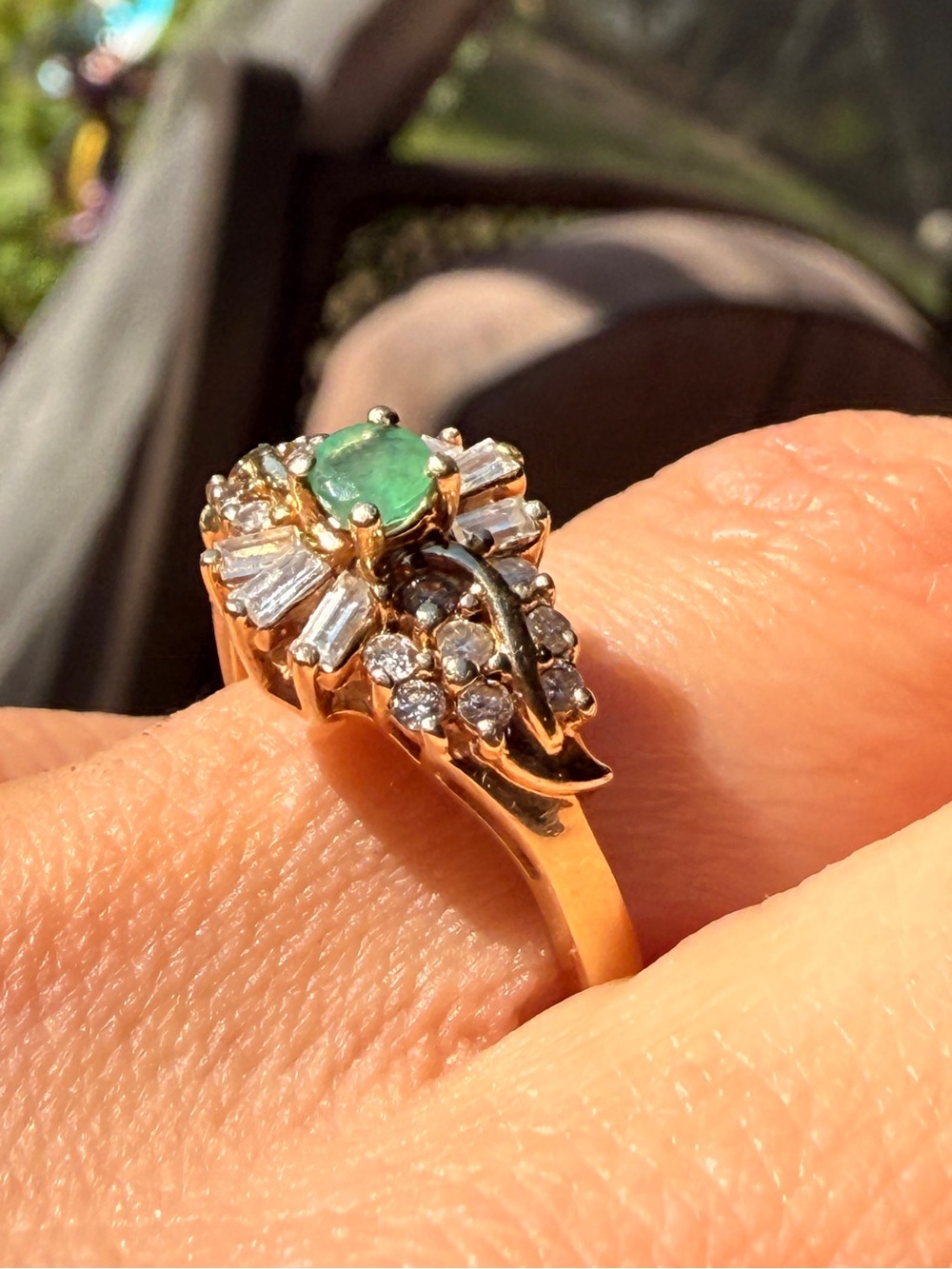Vintage 1980s Ballerina 10kt Gold Emerald & Diamond Cluster Ring ACC8 .95.ctw - Picture 6 of 17